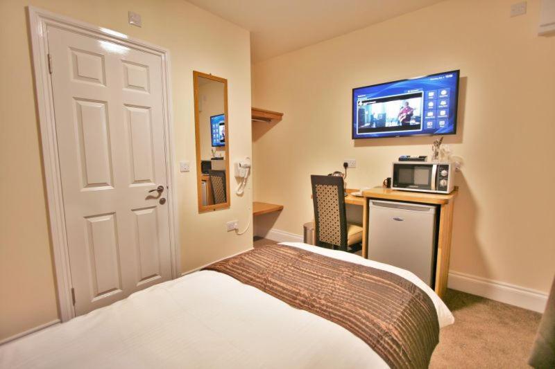 Central Studios Gloucester Place By Roomsbooked Cheltenham Bagian luar foto