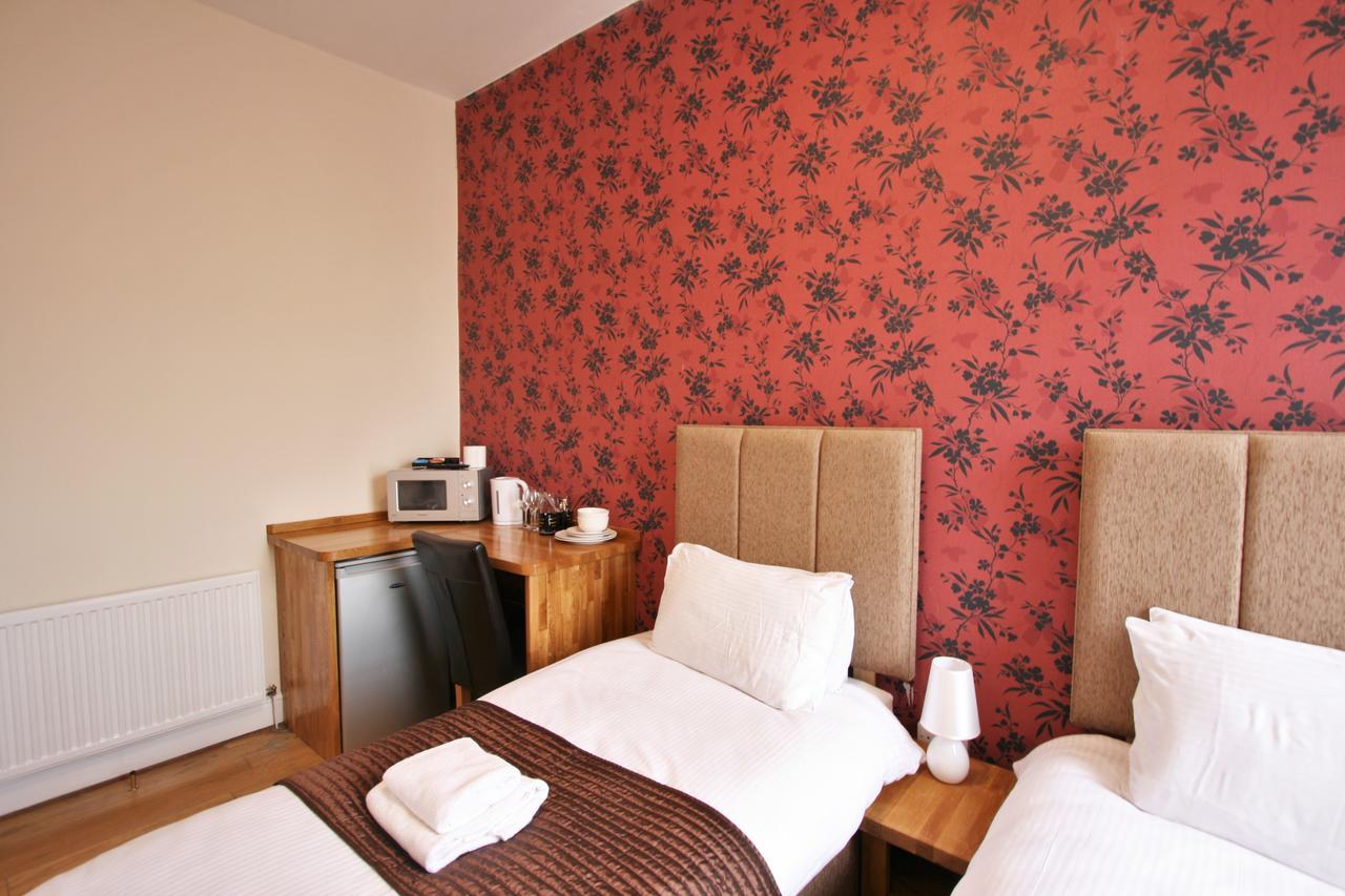 Central Studios Gloucester Place By Roomsbooked Cheltenham Bagian luar foto