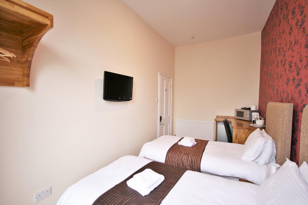 Central Studios Gloucester Place By Roomsbooked Cheltenham Bagian luar foto