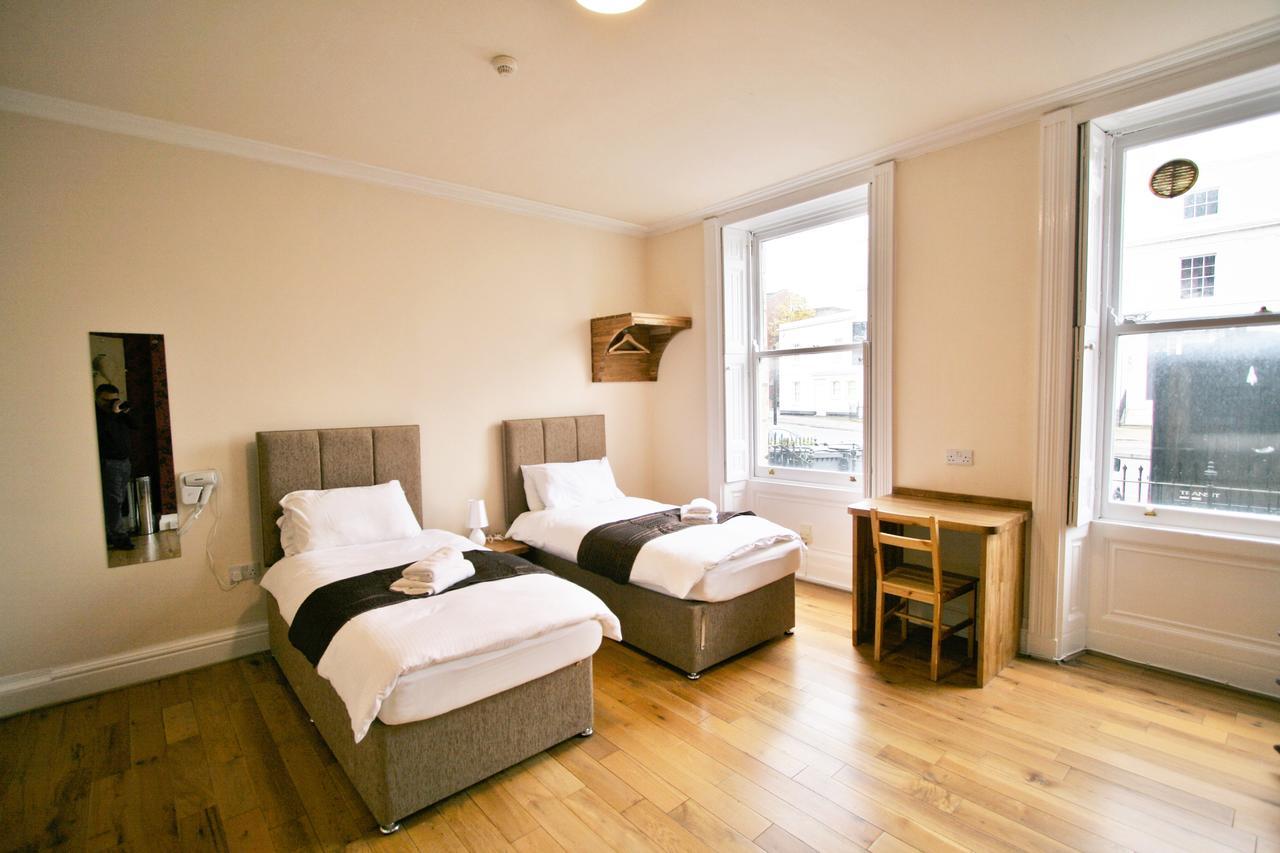 Central Studios Gloucester Place By Roomsbooked Cheltenham Bagian luar foto