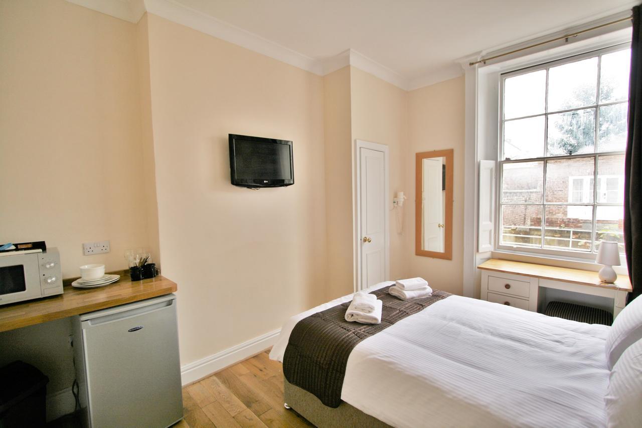 Central Studios Gloucester Place By Roomsbooked Cheltenham Bagian luar foto