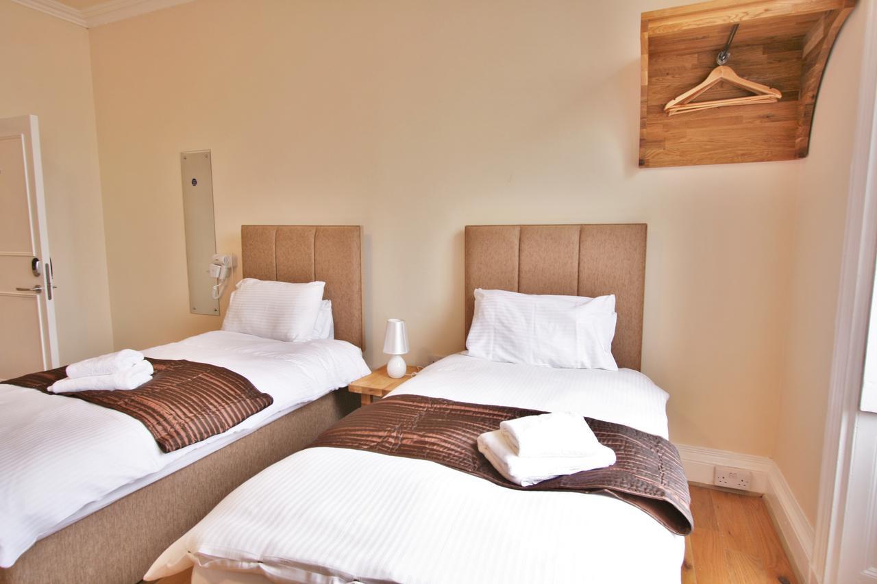 Central Studios Gloucester Place By Roomsbooked Cheltenham Bagian luar foto